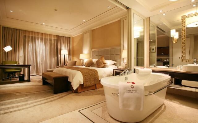 Landison Hotel Xinchang