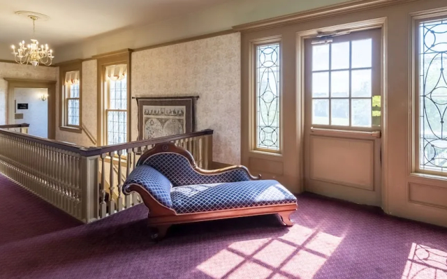 White Springs Manor a Belhurst Property