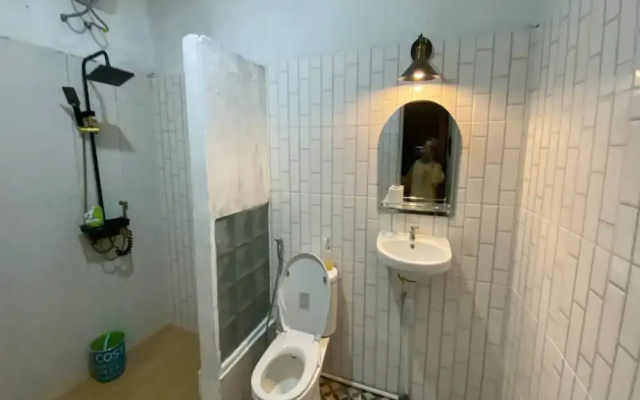 Capital O 94840 Unihomestay Malioboro