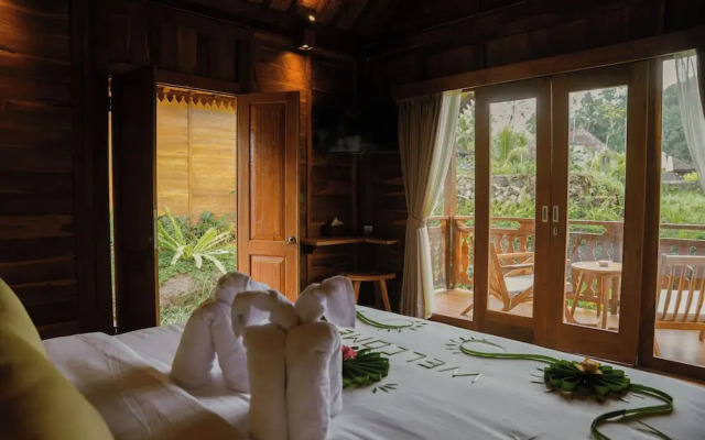 Devani Resort Sidemen