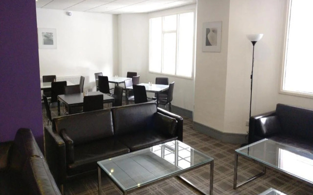 OYO Wave Crest Hotel