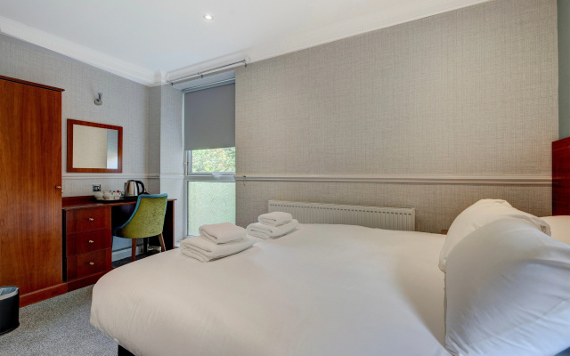 Liverpool Aigburth Sefton Park Hotel By Belvilla