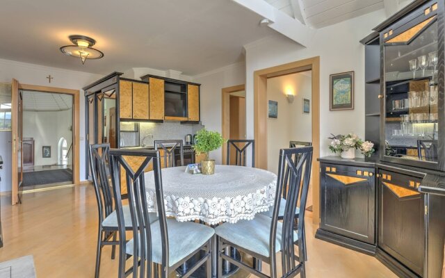 Plush Apartment in St. Kanzian am Klopeinersee with Sauna