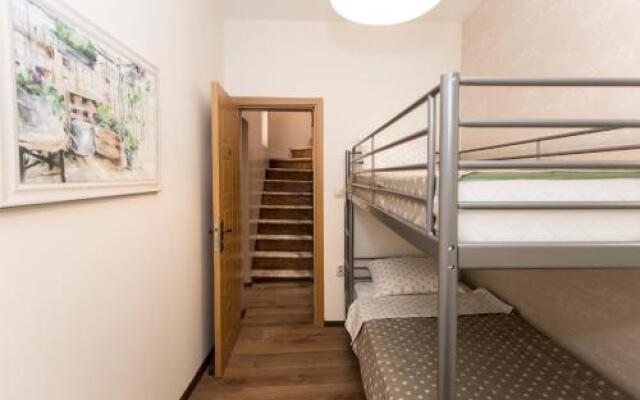 Garibaldi Guest House