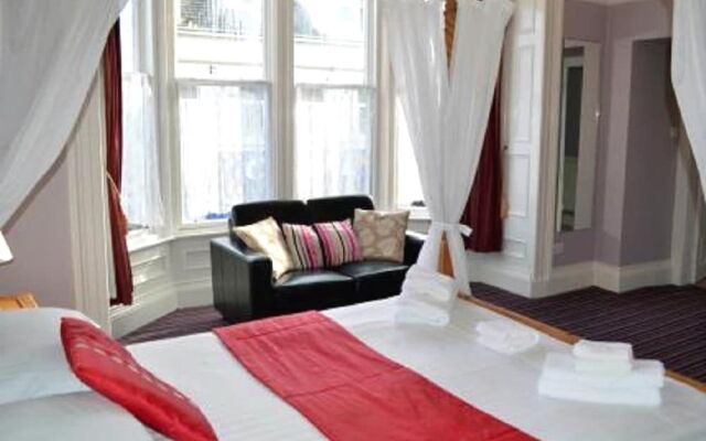 Douglas Arms Hotel by Paymán Club