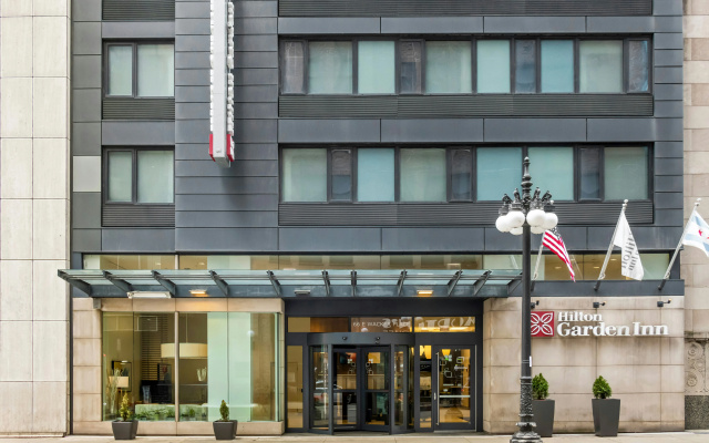 Hilton Garden Inn Chicago Downtown Riverwalk