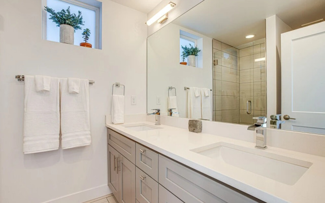 Modern Denver Vacation Rental W/ Rooftop Deck!