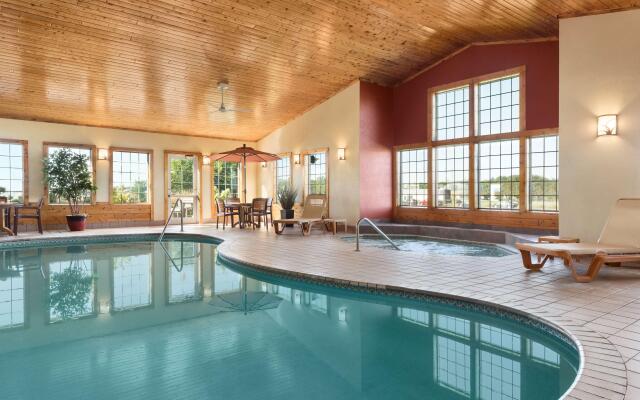 Country Inn & Suites by Radisson, Baxter, MN