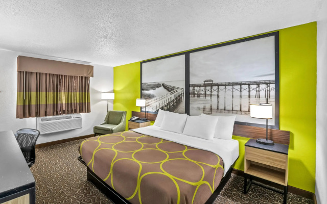 Super 8 by Wyndham Franklin