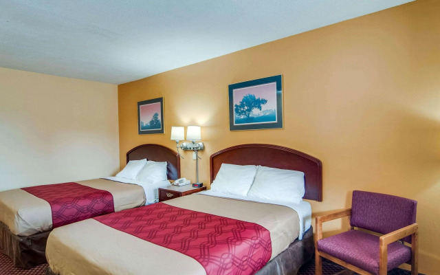 Econo Lodge Near Bluefield College