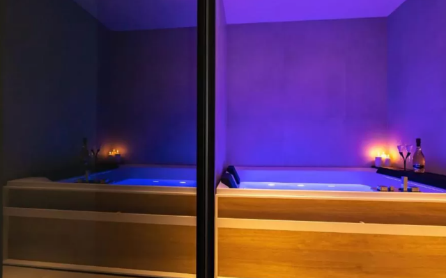 Elite Accommodations & Hydromassage Pool