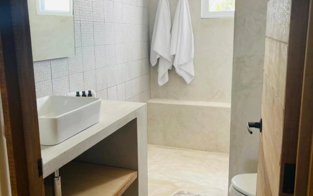 Casa en primera linea de playa con alberca