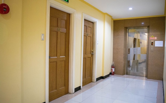 OYO 506 153 Executive Suites