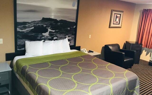 Super 8 by Wyndham Escondido