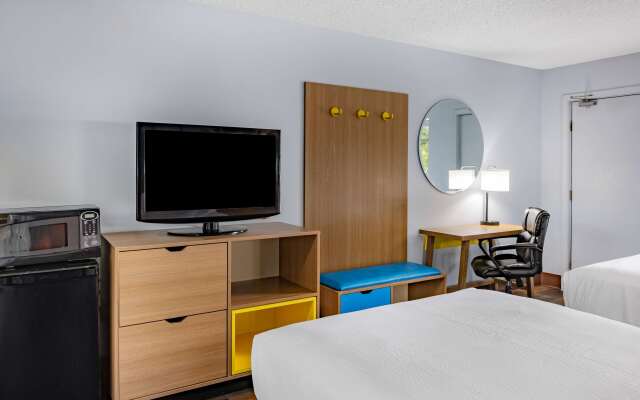 Days Inn by Wyndham Pensacola I-10