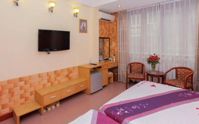 Madam Moon Hotel