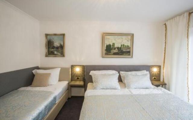 Golden GaPa Penthouse 1