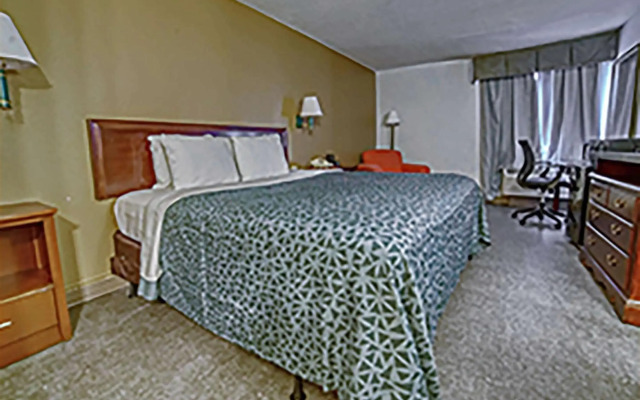 Econo Lodge Raleigh near Walnut Creek Amphitheatre