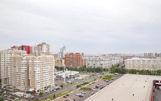 Apartments on Shakhterov Street 66