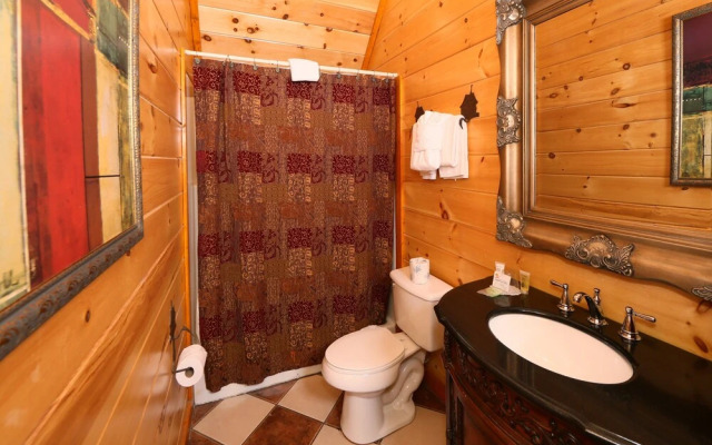 Family Valley Lodge - Six Bedroom Cabin
