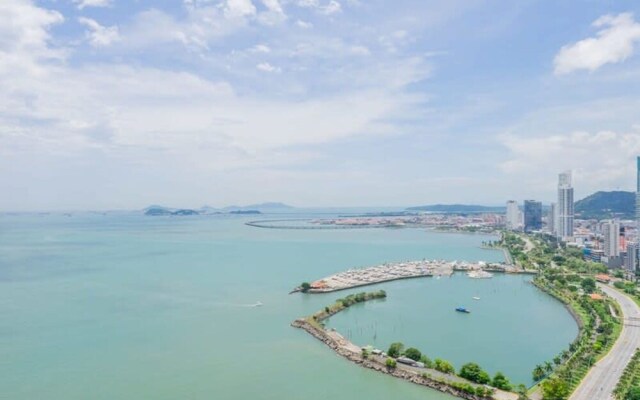 w Stunning 2BR With Terrace in YOO