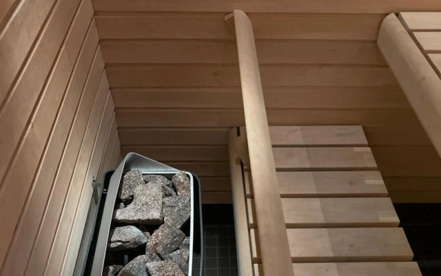 Дом у спа-центра и озера