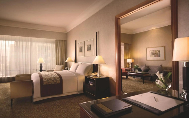 The Ritz-Carlton Jakarta, Mega Kuningan
