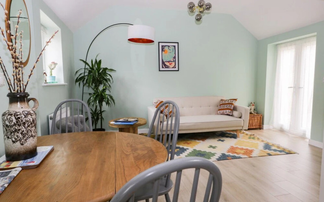 Robin's Nest Cottage