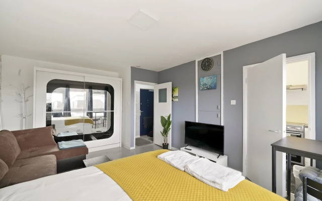 Impeccable 1-bed Apartment in London