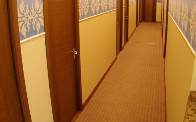 Hotel Darnitskiy