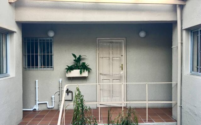 Cape Town Apartment With Dazzling Mountain View