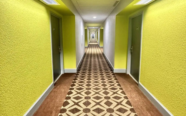 Super 8 - Harrison OH