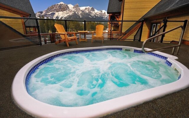 Rundle Cliffs Lodge by Spring Creek Vacation