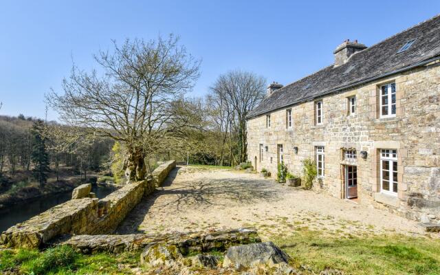 Heritage Mansion in Brittany with Terrace