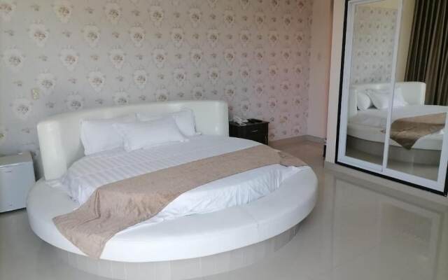 Joneya Hotel