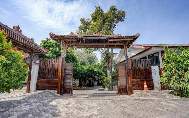 OYO 3710 Izzi Hotel