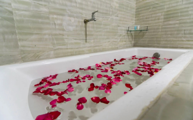 Lucky Land Hotel