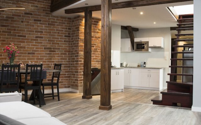 Leo Apartments Old Town Residence