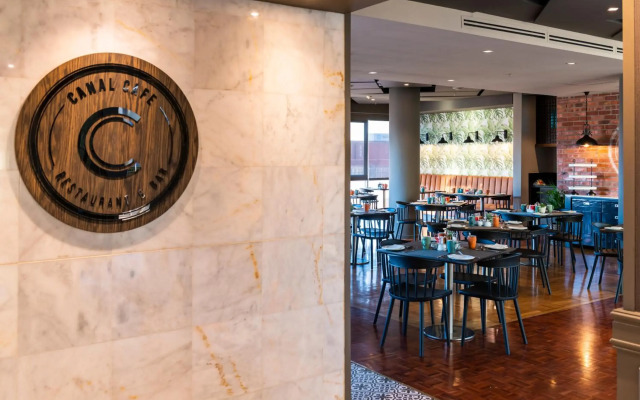 aha Harbour Bridge Hotel & Suites