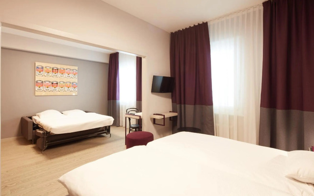 Hotel Crystal