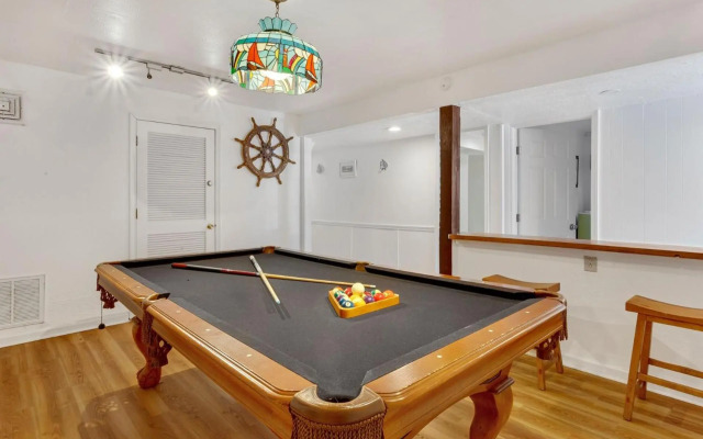 4122 - Blue White Haven