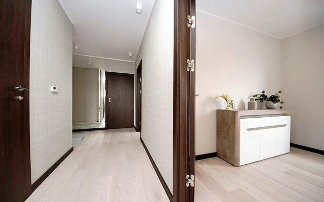 BillBerry Apartments - 16th Floor