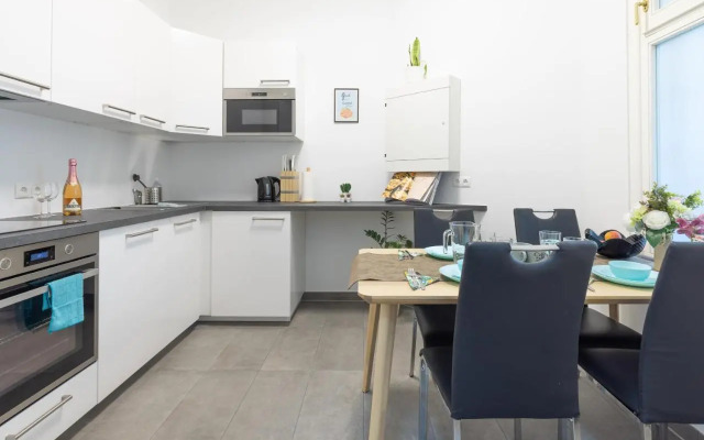 Yeshello Vienna Central Station Apartment
