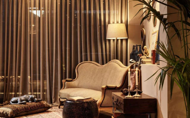 Sea View Cityscape Hotel