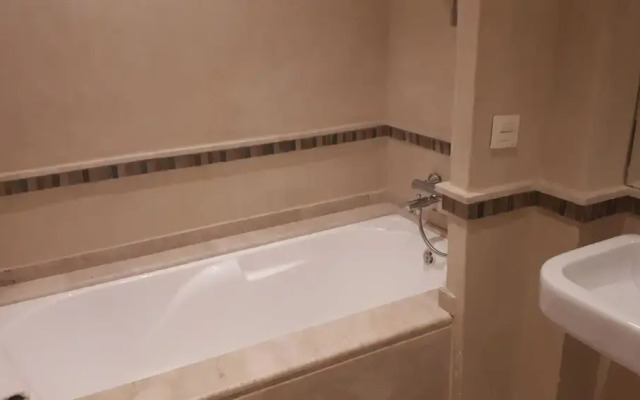 Apple Villa 33