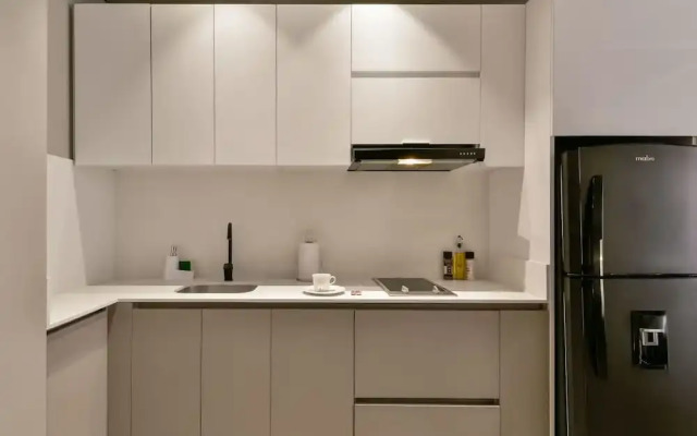 w Illustrious 1BR w/ Great Balcony in Unicentro