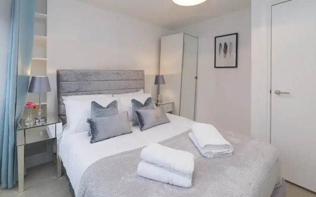 Boutique Tower Bridge Apartment