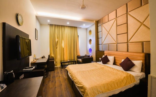 Hotel Golf View Suites – Guest Rooms – Gurugram