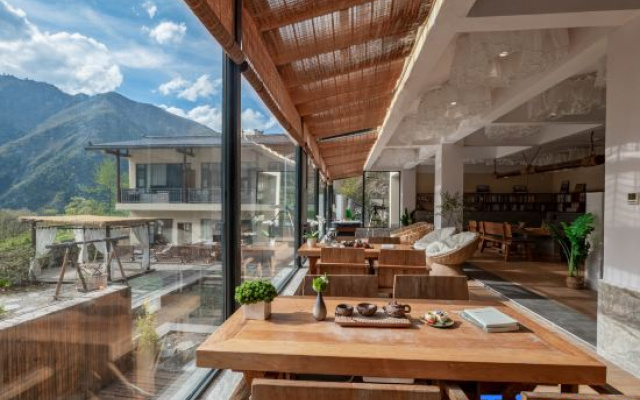 Lanshan · Baiyunli · Xueshan Xinglai Hot Springs Vacation Apartment (Hailuogou Glacier Forest Park)