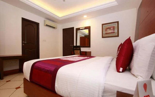 OYO 9954 Emarald Hotel